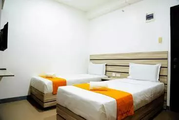 ホテル Travelbee Fuente Inn
