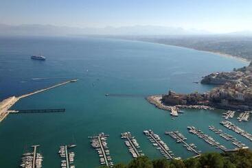 پانسیون Casa Chiarenza