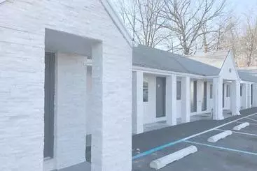 Motelli Ramsey Inn & Suites