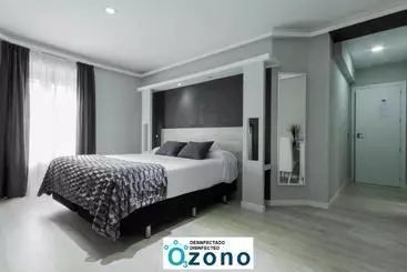 پانسیون Hostal Overnight Madrid