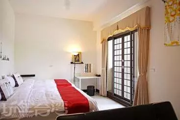تختخواب و صبحانه Blossom