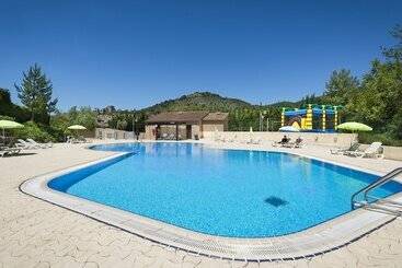 レジデンス Village Vacances Léo Lagrange Montbrun