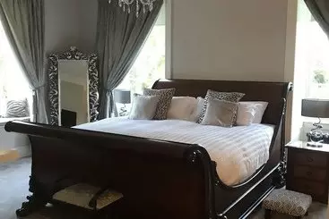 تختخواب و صبحانه Grassfield Hall
