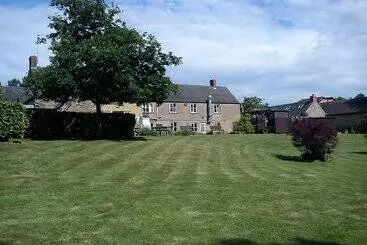 مسافرخانه The Stag