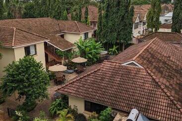 בית מלון כפרי Parkview Inn