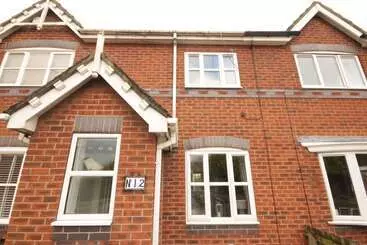 Majatalo Fantastic 2 Bed House In Hull. Garden, Sky Tv