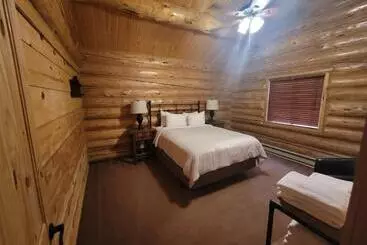 Roosevelt Hotel   Yellowstone