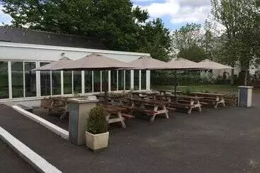 Crjs Et Auberge De Jeunesse   Hostel