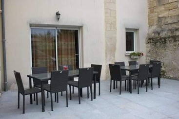 تختخواب و صبحانه Clos Pezat