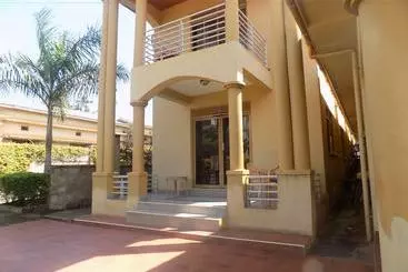 Hotel Two Seasons