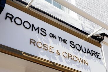 Hostal The Rose And Crown