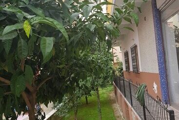 آپارتمان‌های توریست‌ها Alemara Apart