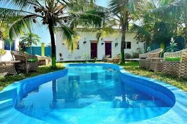 تختخواب و صبحانه Green S Nungwi