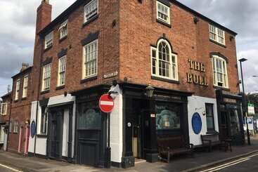 تختخواب و صبحانه The Bull