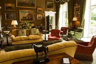 ホテル The Jockey Club Rooms