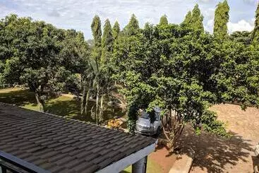 تختخواب و صبحانه Gallery Entebbe