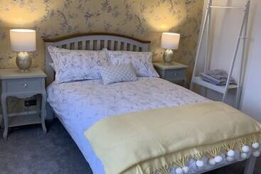 Nocleg ze śniadaniem Holden House