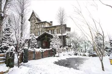 تختخواب و صبحانه Oncoming Luck Villa