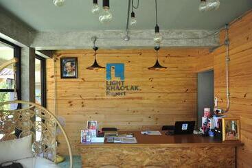 בית מלון כפרי Light Khaolak Resort