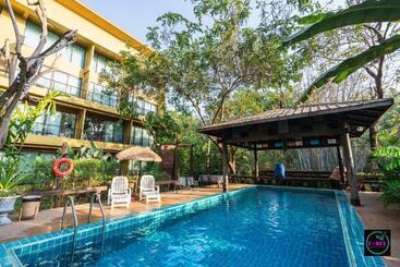 T Rex Buriram Boutique Hotel New Hotel In Buriram