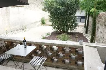 ツーリストアパートメント Tribus Gites Urbains Carcassonne