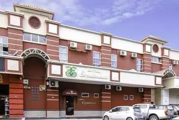 ホテル Esplanade By Oyo Rooms