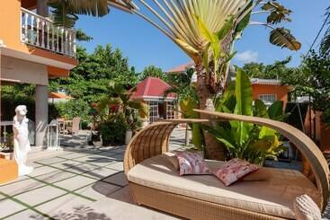 بنسيون Oceane Self Catering