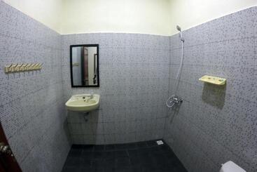 تختخواب و صبحانه D  Batur