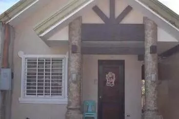 Hotel Bia S Beach House, Pagudpud