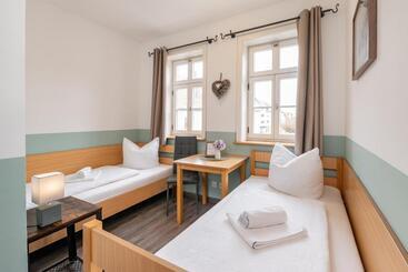 ペンション Gasthof Gästehaus Am Storchenturm