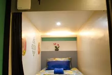 ユースホステル Napsule Suites Davao