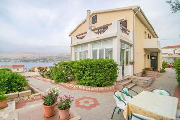 Apartments Valentić 1304