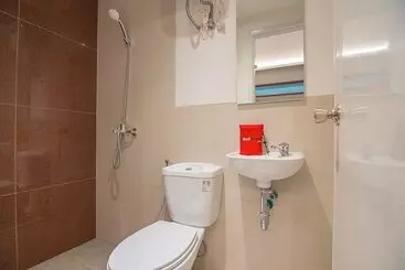 Pensione Reddoorz Near Taman Rejomulyo