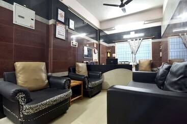 Bed and Breakfast Royal Green Airport Transit Accommodation