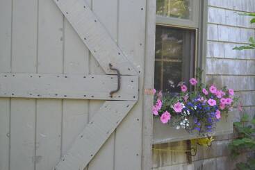 Red Mahone Bed & Breakfast