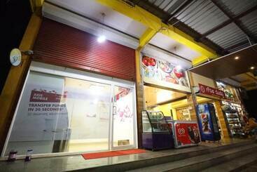 בית מלון כפרי Gaurika Residency Boarding & Lodging Padubidri