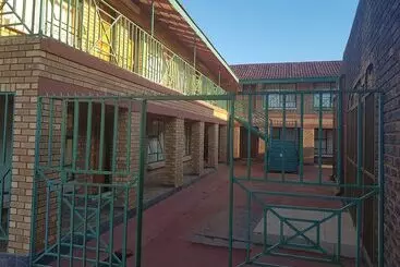 Otel Msawawa Lodge & Pub