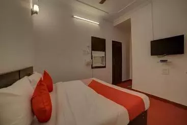 Hotel Oyo Flagship 30552 Sector 53