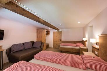 هتل Restaurant Hirschen