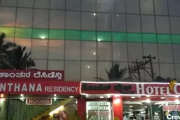 ホテル Iroomz Shanthana Residency