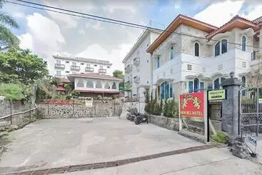 Urbanview Hotel Mon Bel Cibodas By Reddoorz