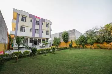Hotelli Tiger Regency Resort