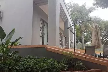 ペンション Izinga Guest House