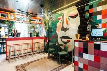The Green Elephant Hostel & Spa