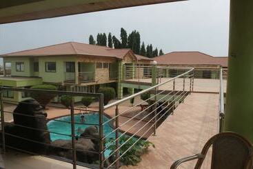 هتل Crown Liberty