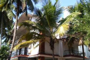 ホテル Karon Premium