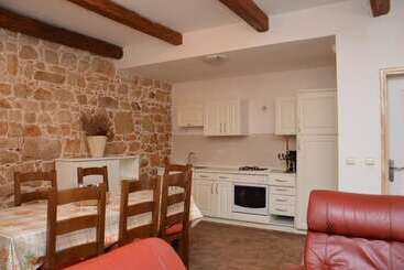 آپارتمان‌های توریست‌ها Villa Veleniki