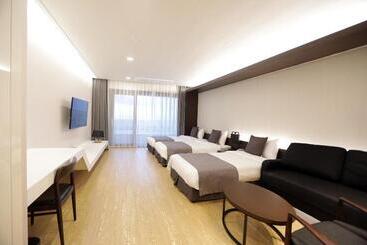 آپارتمان The Qube Resort Jeju