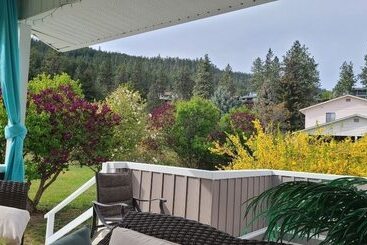 The Chirping Cricket Bed & Breakfast