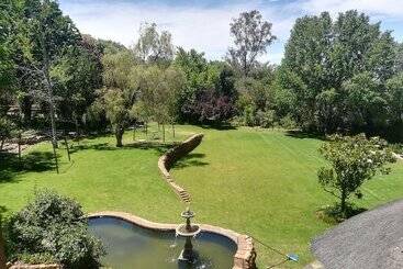 مبيت وإفطار The Moon And Sixpence Garden Guest House